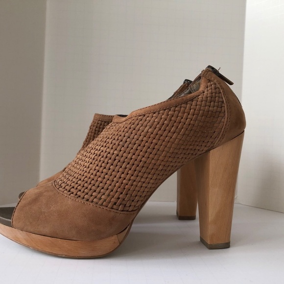 Banana Republic High Heels suede - size 9 - camel - mesh - open toe - wo… - Picture 7 of 8
